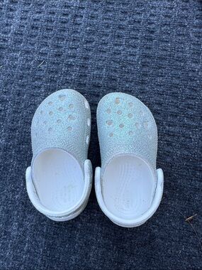 Toddler crocs